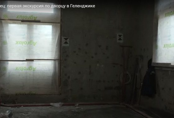 Nowy film o "pałacu Putina". Tak podobno wygląda teraz w środku (WIDEO)