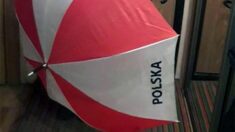 Działaczka Związku Polaków na Białorusi ukarana za parasolkę z napisem “Polska”
