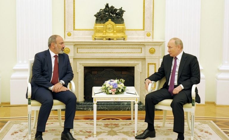 Premier Armenii popiera działania rosyjskich sił pokojowych w Górskim Karabachu