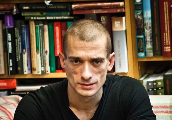 Paryż: Rosyjski performer, który skompromitował bliskiego współpracownika Macrona, został aresztowany