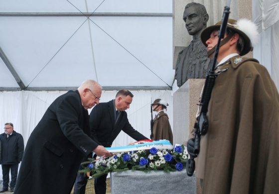 Prezydenci Polski i Izraela złożyli kwiaty pod pomnikiem Witolda Pileckiego