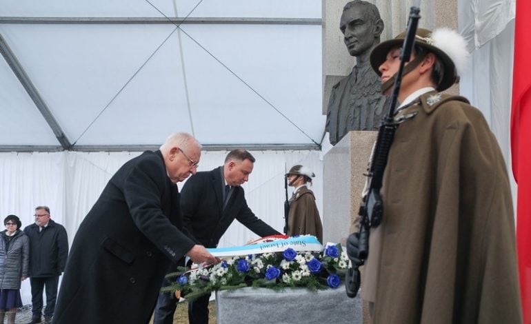 Prezydenci Polski i Izraela złożyli kwiaty pod pomnikiem Witolda Pileckiego
