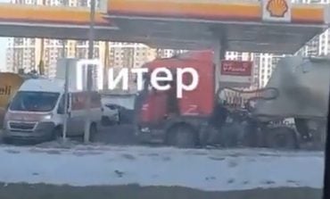 Petersburg: Brutalne pobicie kierowcy ciężarówki, który namalował sobie na samochodzie Z (WIDEO)