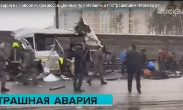 Tragedia pod Moskwą. Wywrotka wjechała kolumnę autobusów wojskowych, są ofiary śmiertelne wśród żołnierzy (WIDEO)