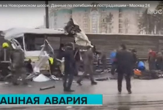 Tragedia pod Moskwą. Wywrotka wjechała kolumnę autobusów wojskowych, są ofiary śmiertelne wśród żołnierzy (WIDEO)