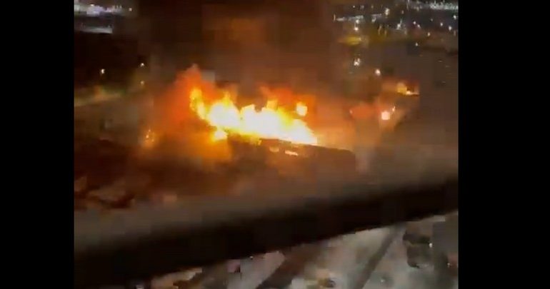 Ogromny pożar centrum handlowego w Moskwie. Spłonął sklep OBI. Co najmniej 1 osoba nie żyje (WIDEO)