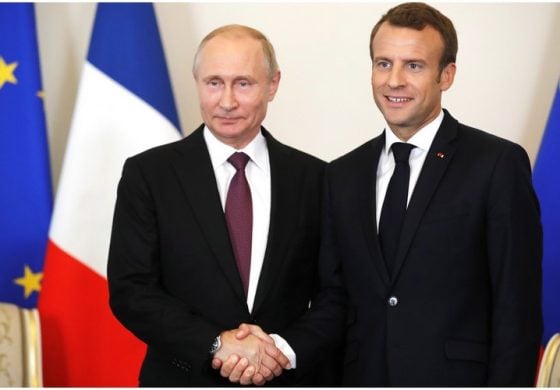 Macron dziękuje Putinowi za pomoc w zorganizowaniu wystawy w Paryżu