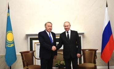 Nazarbajew spotkał się z Putinem w Petersburgu