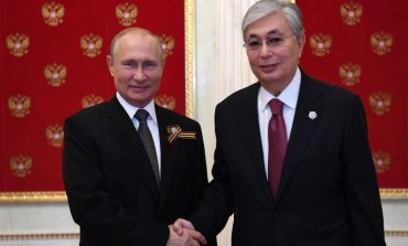 Prezydent Tokajew do Putina: Sytuacja w Kazachstanie stabilizuje się