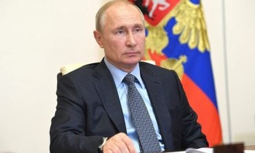 Putin podpisał ustawę przyjętą dzięki inicjatywie Putina umożliwiającą Putinowi sprawowanie urzędu prezydenta do 2036 roku