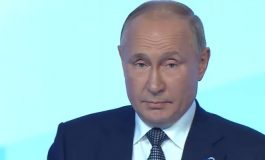 Zdenerwowany Putin do dziennikarzy francuskich po spotkaniu z Macronem: Chcecie walczyć z Rosją? (WIDEO)