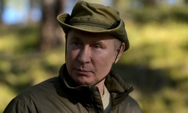 Poparcie dla działań Putina - 63 procent. 44 proc. Rosjan uważa, że kraj zmierza w złym kierunku