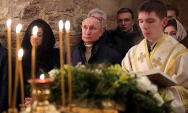 Putin wziął udział w liturgii Bożego Narodzenia. Nie było masek i dystansu społecznego