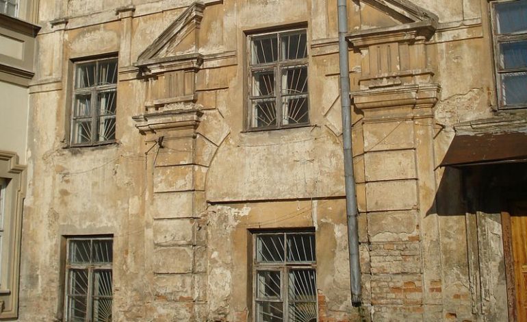 Popadający w ruinę pałac Radziwiłłów w Wilnie odzyska dawną świetność