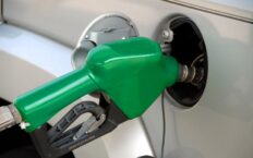 Biden obarcza porozumienie naftowe OPEC+ winą za drogie paliwo. Putin straszy kryzysem naftowym (KOMENTARZ)