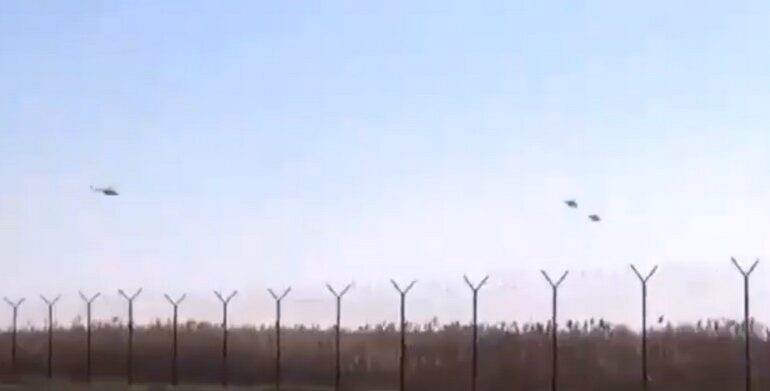 Rosyjskie helikoptery nad granicą z Ukrainą (WIDEO)