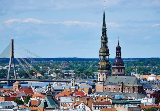 Na Łotwie będzie można stracić pracę z powodu braku szczepień