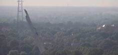 Widok zapierający dech w piersiach. Tak runął gigantyczny pomnik Armii Czerwonej w Rydze (WIDEO)