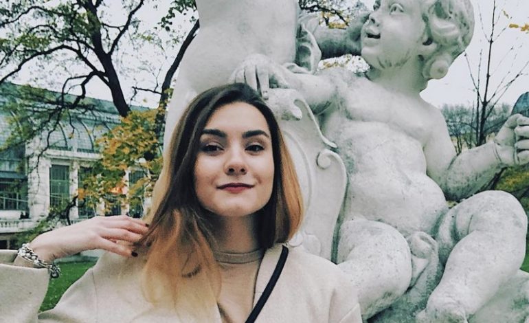 Łukaszyści publikują wideo, na którym uprowadzona razem z Protasiewiczem Rosjanka “przyznaje się”