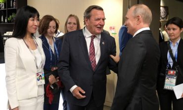 Kolejna praca od Putina. Schroeder nominowany do rady dyrektorów Gazpromu
