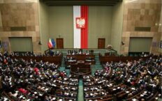 Polski Sejm upamiętnił ofiary ludobójczego Wielkiego Głodu na Ukrainie. Rosja “po raz kolejny używa głodu jako broni”