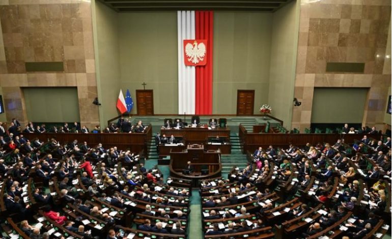Polski Sejm upamiętnił ofiary ludobójczego Wielkiego Głodu na Ukrainie. Rosja “po raz kolejny używa głodu jako broni”