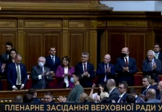 Delegacje polskiego Sejmu i władz Warszawy w Kijowie. Ciepłe przyjęcie, oklaski na stojąco (ZDJĘCIA) (WIDEO)