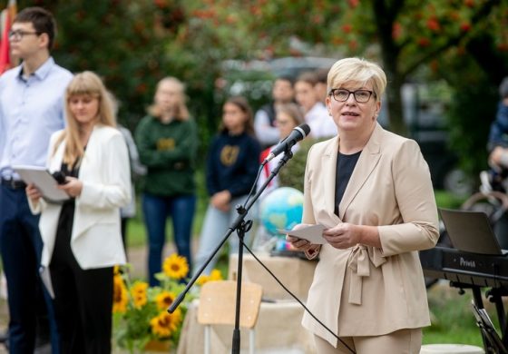 Premier Litwy wzięła udział w rozpoczęciu nowego roku szkolnego w polskim gimnazjum w Wilnie