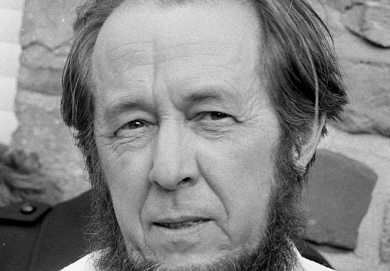 Sołżenicyn, Nabokow i Aleksiejewicz usunięci z programów szkolnych na Białorusi