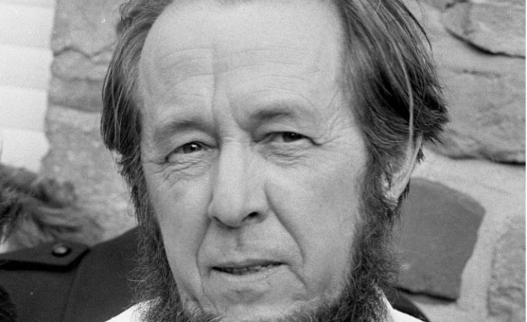 Sołżenicyn, Nabokow i Aleksiejewicz usunięci z programów szkolnych na Białorusi