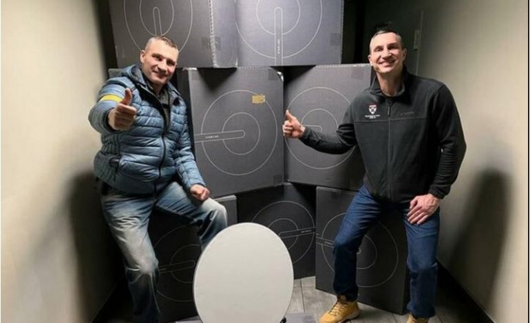 Zełenski rozmawiał z Muskiem. Starlink dla Ukrainy