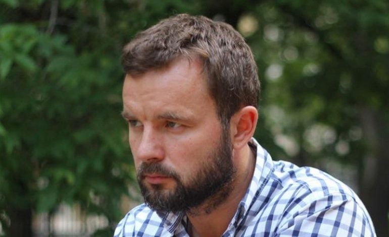 Były więzień polityczny Łukaszenki (prawie) na wolności. Ma obywatelstwo amerykańskie, jego uwolnienia domagał się Waszyngton