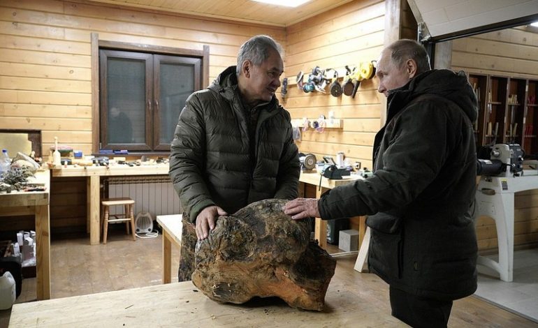 Minister obrony Rosji: W Donbasie są Amerykanie, przygotowują prowokację z użyciem chemikaliów