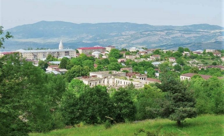Baku świętuje sukcesy na froncie, Armenia dementuje