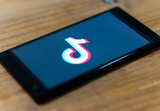 TikTok zawiesza działalność w Rosji