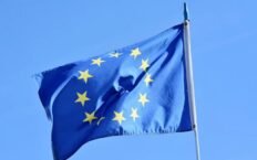 Francja: Akcesja Ukrainy do UE zajmie 15-20 lat