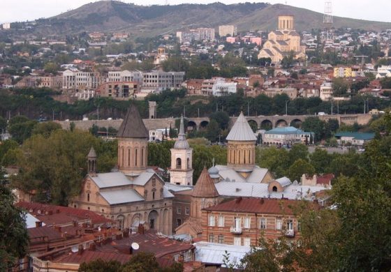 Tbilisi na czele listy miejsc polecanych dla zaszczepionych turystów