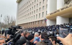 W Mołdawii protesty rolników. Traktory przed gmachem rządu i parlamentu