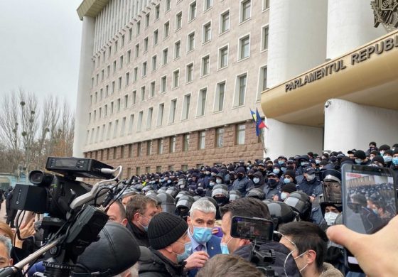 W Mołdawii protesty rolników. Traktory przed gmachem rządu i parlamentu