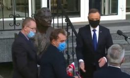 Odsłonięcie pomnika Anny Walentynowicz przed polską ambasadą w Kijowie (WIDEO)