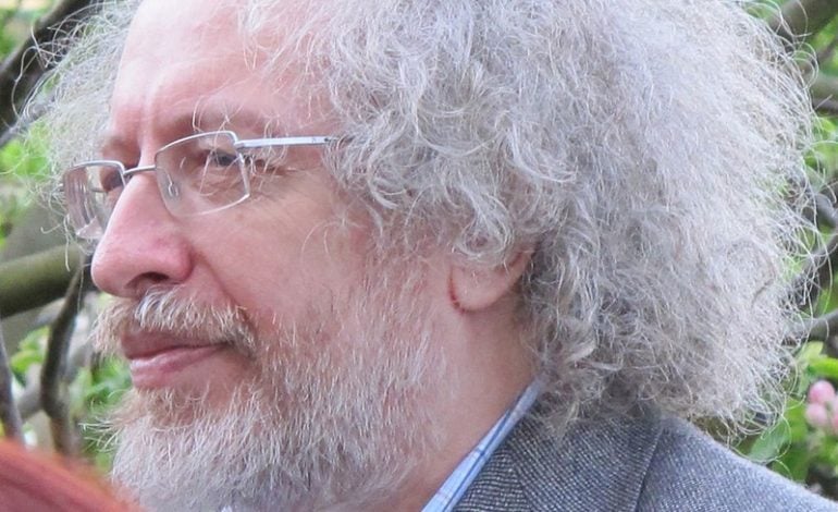 “Nieznani sprawcy” podrzucili głowę świni i pozostawili antyukraińskie i antyżydowskie treści na mieszkaniu byłego szefa “Echa Moskwy” (ZDJĘCIA)