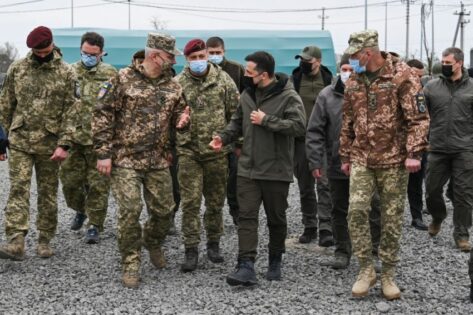 Ukraina chce włączyć do negocjacji w sprawie zakończenia wojny w Donbasie „trzech potężnych graczy światowych”