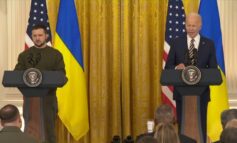 Biden do Zełenskiego: To zaszczyt stać u Twojego boku