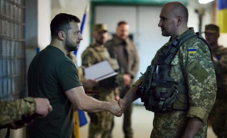 Zełenski po wyzwoleniu Chersonia: Wróg pozostawił po sobie takie same bestialstwa jak w innych obwodach