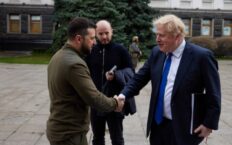 Johnson: Ukrainie nie dadzą takich gwarancji jak artykul 5 NATO, ale…