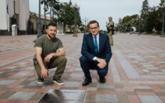 Premierzy Polski, Czech i Slowenii oraz wicepremier Polski uhonorowani w Alei Odważnych w Kijowie Premierzy Polski, Czech i Slowenii oraz wicepremier Polski uhonorowani w Alei Odważnych w Kijowie