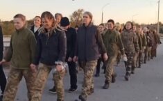 Ukraińskie żołnierki z Azowstali wracają z rosyjskiej niewoli (WIDEO) Ukraińskie żołnierki z Azowstali wracają z rosyjskiej niewoli (WIDEO)