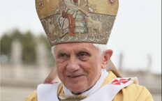 Zełenski oddał hołd Benedyktowi XVI