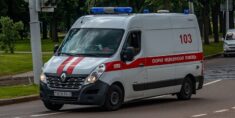 Nowa metoda białoruskich służb bezpieczeństwa. Podjeżdżają do protestujących karetkami, by uśpić ich czujność