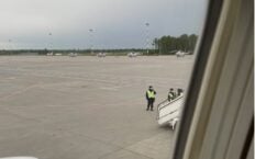 Rosyjskie służby kazały zawrócić samolot LOT na lotnisku w Petersburgu, by zatrzymać opozycyjnego działacza